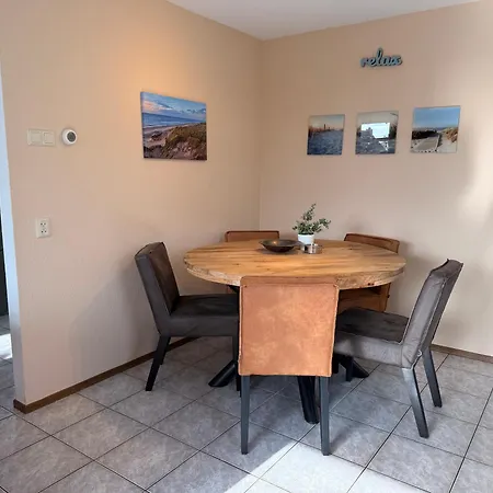 Semesterbostad Albatros 190 *